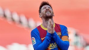 Messi giảm lương 50% là chiêu trò của Barcelona - 1