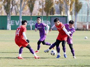 HLV Park Hang Seo chỉ đạo U23 Việt Nam nghiên cứu kỹ U23 Myanmar - 1