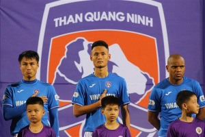 V-League 2022 đượm nỗi buồn khi bóng chưa lăn - 1